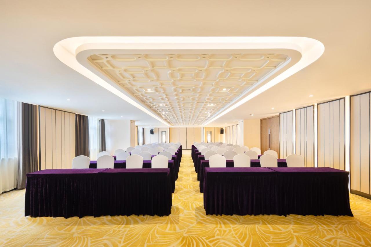 锦江都城酒店海南省政府日月广场免税店 Haikou  Exterior photo