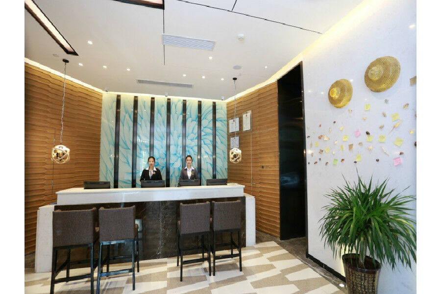 锦江都城酒店海南省政府日月广场免税店 Haikou  Exterior photo